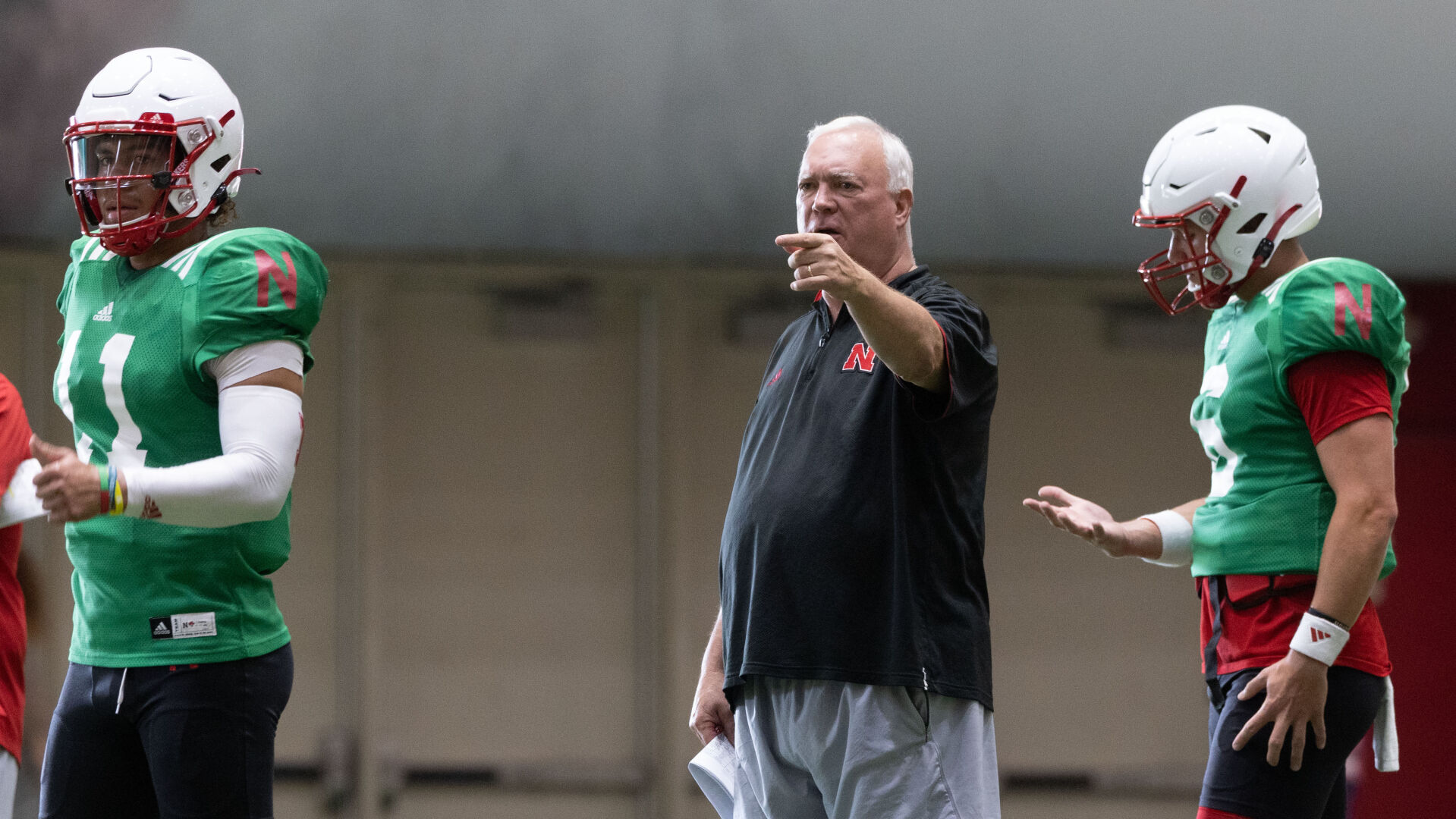 080222-owh-spo-huskerpractice-pic-cm010.jpg